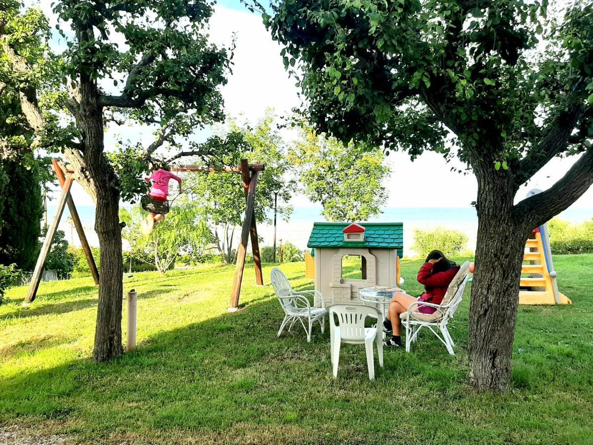 Bio Agriturismo Mare In Campagna Campofilone Eksteriør bilde