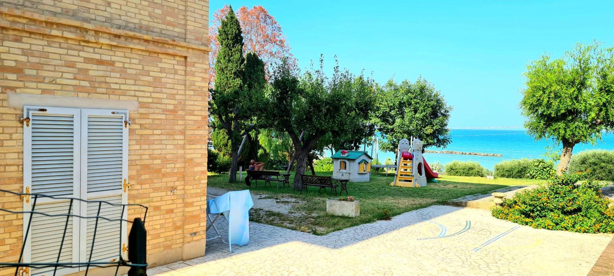 Bio Agriturismo Mare In Campagna Campofilone Eksteriør bilde